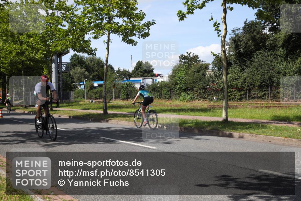 10.08.2025 - GEWOBA Citytriathlon Bremen Yannick Fuchs http://msf.ph/oto/8541305 10.08.2025 14:29:05 Radfahren 168, 172, 188, 321, 403, 447 meine-sportfotos.de