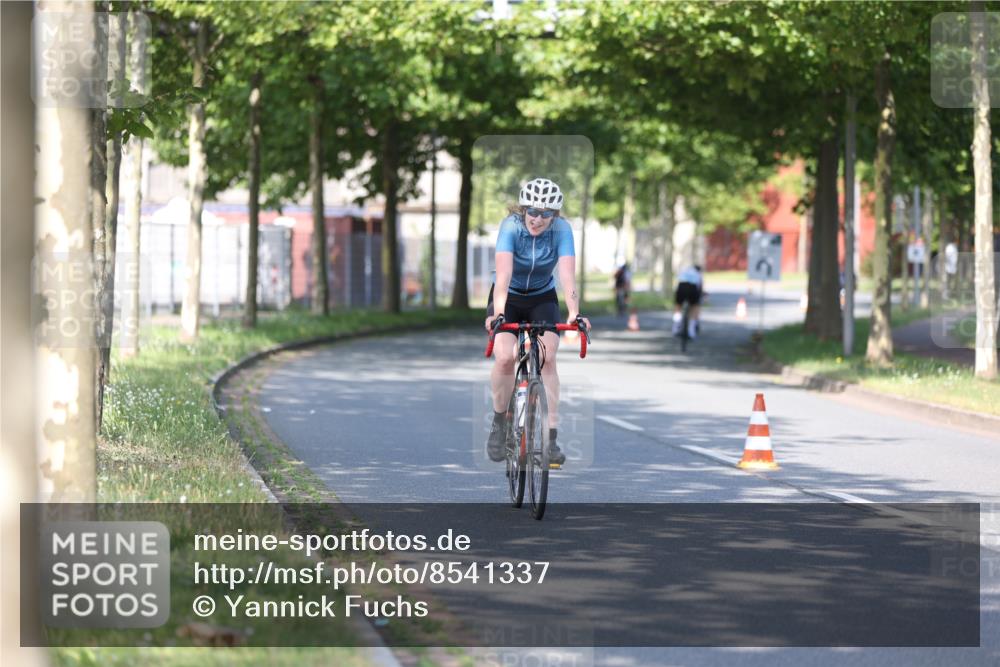10.08.2025 - GEWOBA Citytriathlon Bremen Yannick Fuchs http://msf.ph/oto/8541337 10.08.2025 10:36:41 Radfahren 99, 115, 117, 159, 378, 397, 447, 497 meine-sportfotos.de