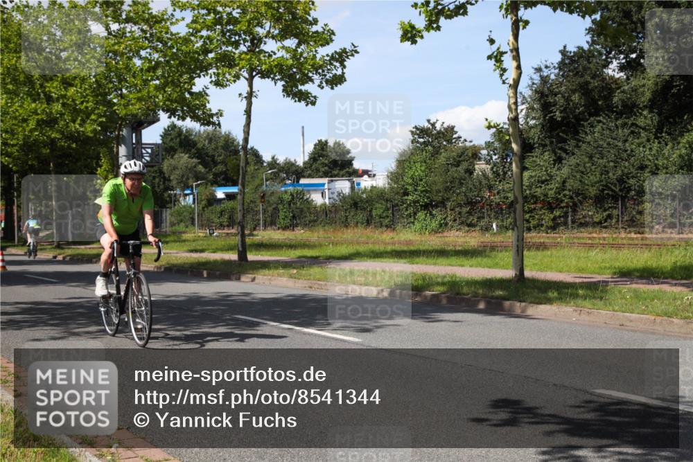 10.08.2025 - GEWOBA Citytriathlon Bremen Yannick Fuchs http://msf.ph/oto/8541344 10.08.2025 14:29:08 Radfahren 168, 172, 188, 321, 389, 403, 447 meine-sportfotos.de