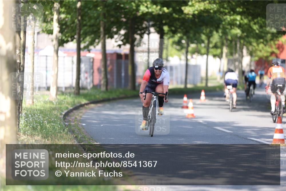10.08.2025 - GEWOBA Citytriathlon Bremen Yannick Fuchs http://msf.ph/oto/8541367 10.08.2025 10:36:50 Radfahren 115, 381, 497 meine-sportfotos.de
