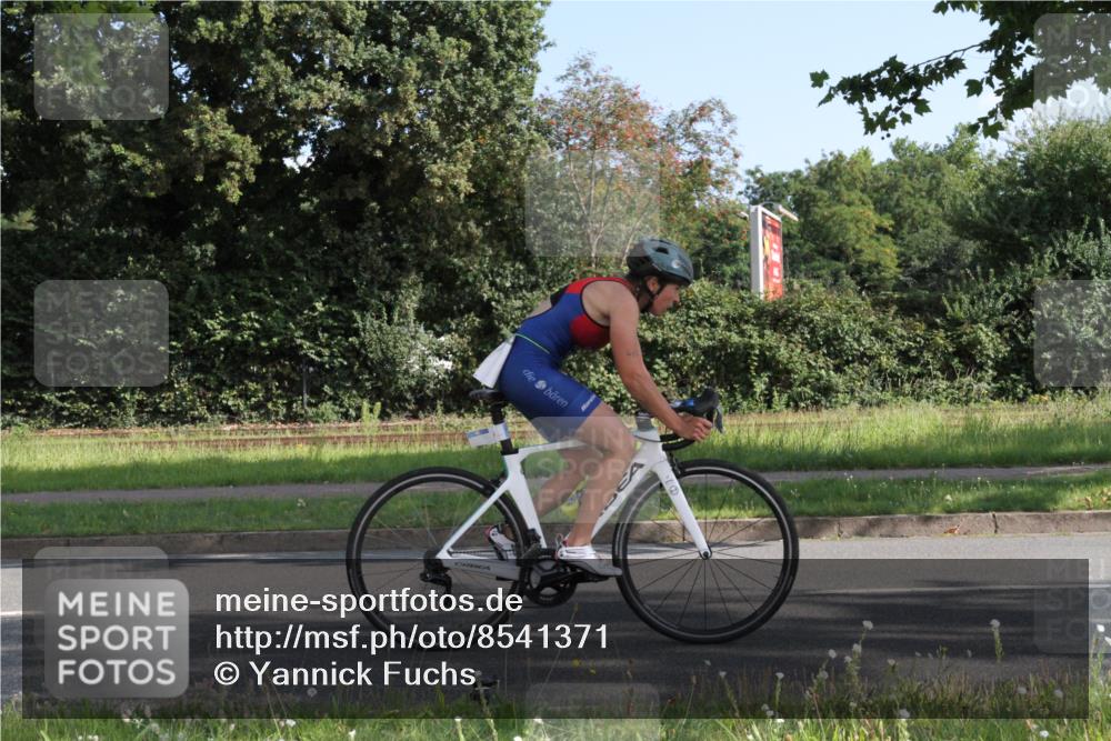 10.08.2025 - GEWOBA Citytriathlon Bremen Yannick Fuchs http://msf.ph/oto/8541371 10.08.2025 10:26:33 Radfahren 487 meine-sportfotos.de