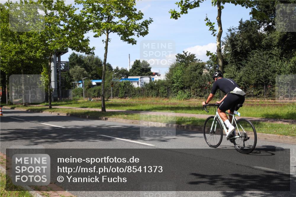 10.08.2025 - GEWOBA Citytriathlon Bremen Yannick Fuchs http://msf.ph/oto/8541373 10.08.2025 14:29:10 Radfahren 168, 172, 188, 321, 389, 403, 447 meine-sportfotos.de