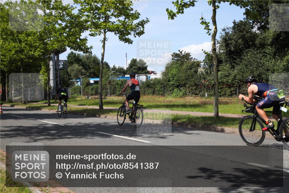 10.08.2025 - GEWOBA Citytriathlon Bremen Yannick Fuchs http://msf.ph/oto/8541387 10.08.2025 14:29:12 Radfahren 168, 172, 188, 321, 389, 447 meine-sportfotos.de