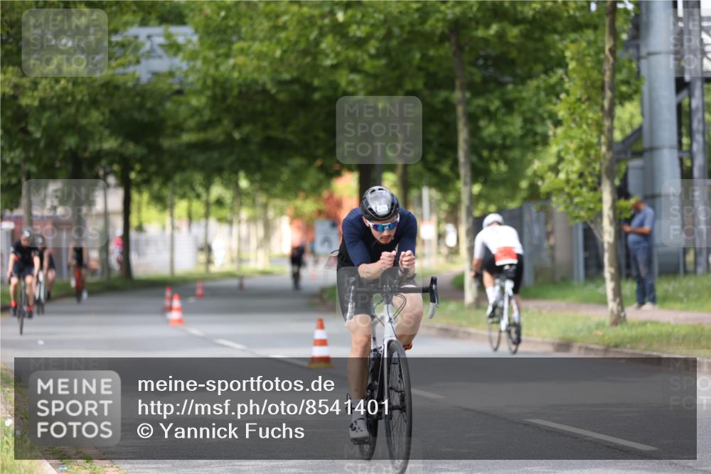 10.08.2025 - GEWOBA Citytriathlon Bremen Yannick Fuchs http://msf.ph/oto/8541401 10.08.2025 12:45:31 Radfahren 676, 724, 828, 851, 930, 939, 946, 1022 meine-sportfotos.de