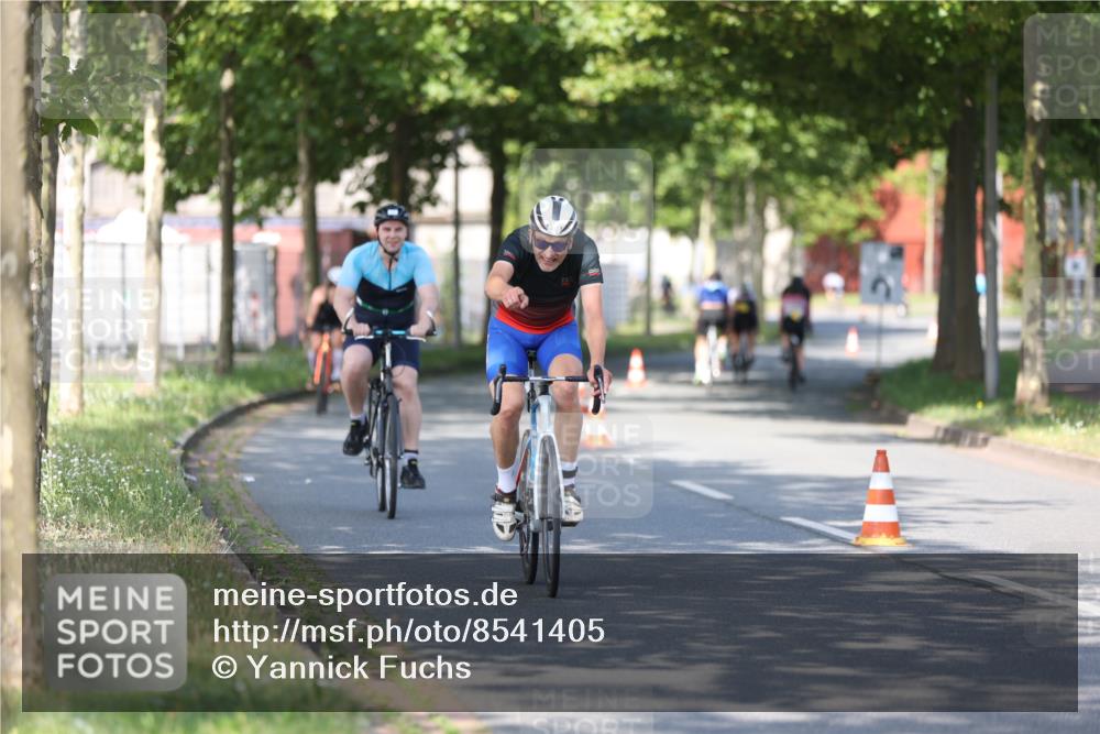 10.08.2025 - GEWOBA Citytriathlon Bremen Yannick Fuchs http://msf.ph/oto/8541405 10.08.2025 10:37:06 Radfahren 85, 381, 464 meine-sportfotos.de