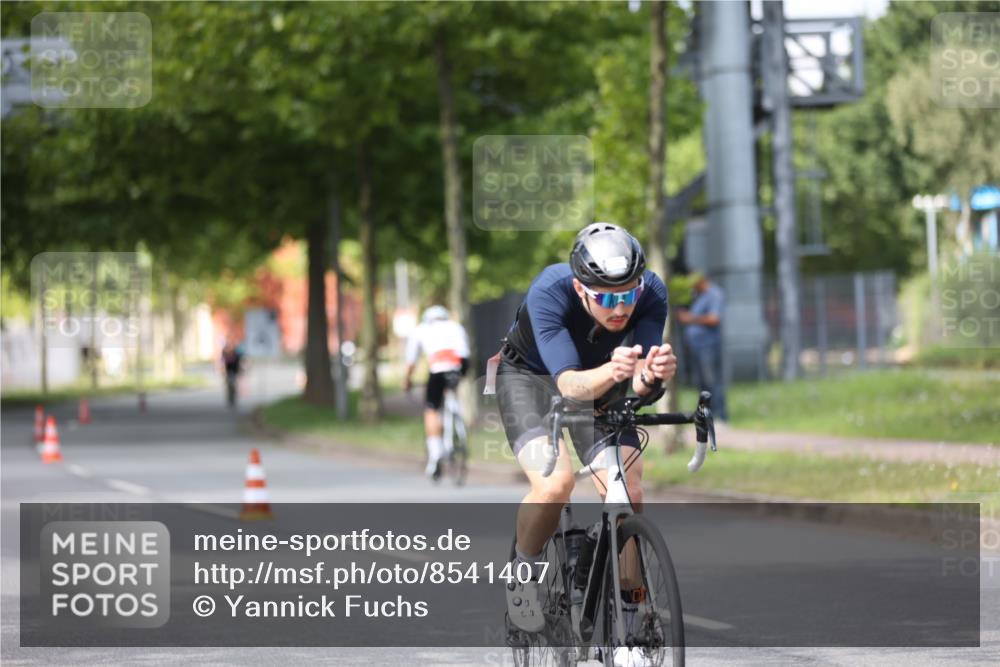 10.08.2025 - GEWOBA Citytriathlon Bremen Yannick Fuchs http://msf.ph/oto/8541407 10.08.2025 12:45:31 Radfahren 676, 724, 828, 851, 930, 939, 946, 1022 meine-sportfotos.de