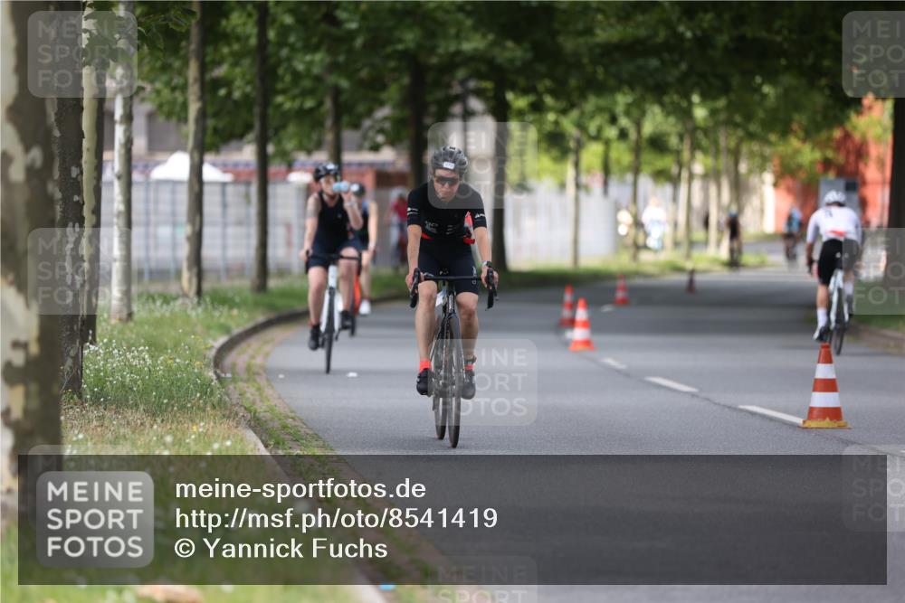 10.08.2025 - GEWOBA Citytriathlon Bremen Yannick Fuchs http://msf.ph/oto/8541419 10.08.2025 12:45:33 Radfahren 676, 724, 748, 851, 930, 939, 946, 1022 meine-sportfotos.de