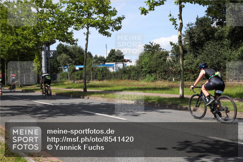 10.08.2025 - GEWOBA Citytriathlon Bremen Yannick Fuchs http://msf.ph/oto/8541420 10.08.2025 14:29:15 Radfahren 172, 188, 321, 365, 389, 447 meine-sportfotos.de