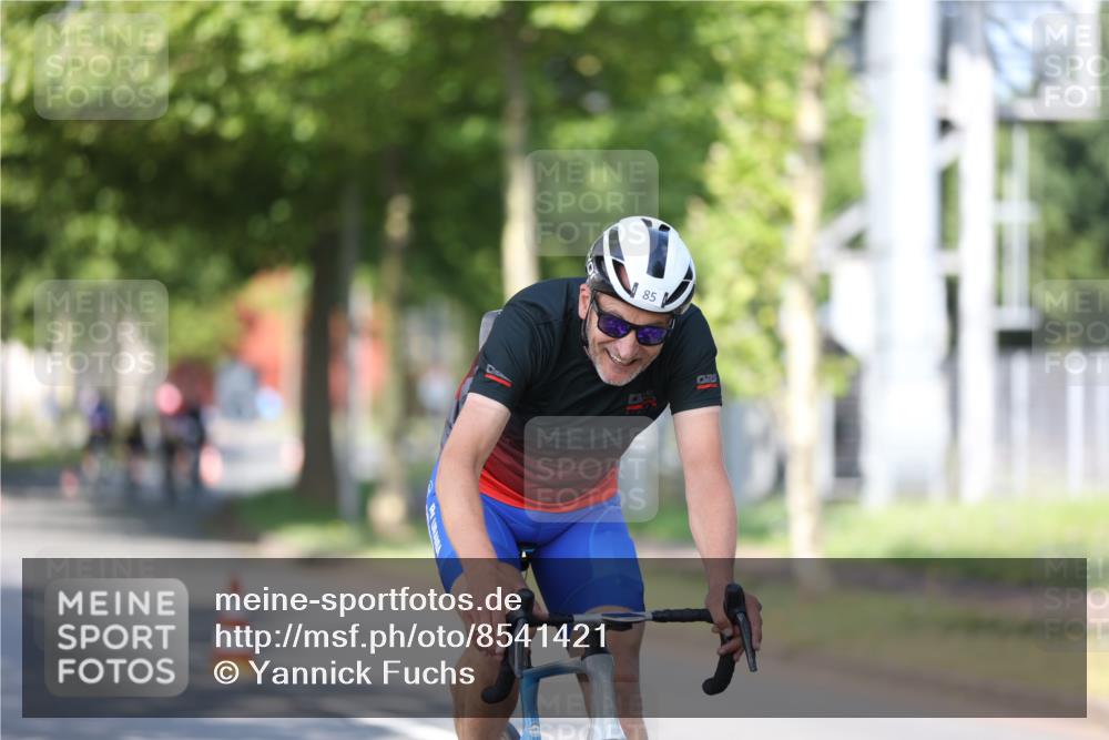 10.08.2025 - GEWOBA Citytriathlon Bremen Yannick Fuchs http://msf.ph/oto/8541421 10.08.2025 10:37:07 Radfahren 85, 381, 464 meine-sportfotos.de