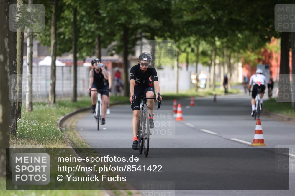 10.08.2025 - GEWOBA Citytriathlon Bremen Yannick Fuchs http://msf.ph/oto/8541422 10.08.2025 12:45:33 Radfahren 676, 724, 748, 851, 930, 939, 946, 1022 meine-sportfotos.de
