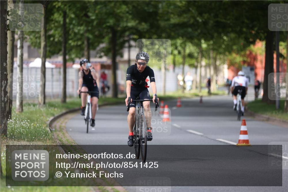10.08.2025 - GEWOBA Citytriathlon Bremen Yannick Fuchs http://msf.ph/oto/8541425 10.08.2025 12:45:33 Radfahren 676, 724, 748, 851, 930, 939, 946, 1022 meine-sportfotos.de