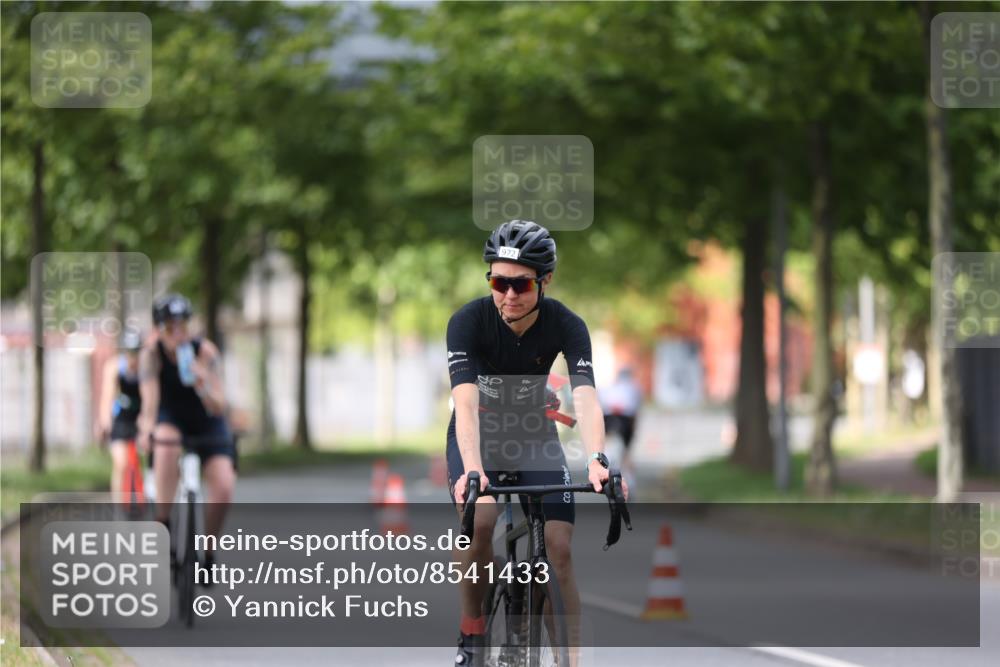 10.08.2025 - GEWOBA Citytriathlon Bremen Yannick Fuchs http://msf.ph/oto/8541433 10.08.2025 12:45:34 Radfahren 676, 724, 748, 851, 930, 939, 946, 1022 meine-sportfotos.de