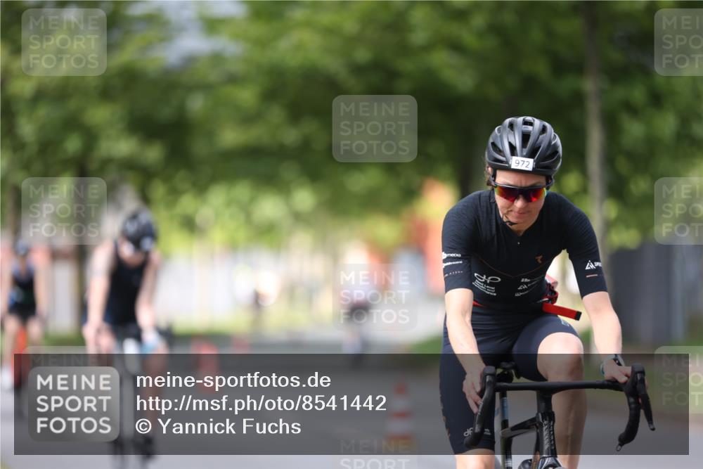 10.08.2025 - GEWOBA Citytriathlon Bremen Yannick Fuchs http://msf.ph/oto/8541442 10.08.2025 12:45:34 Radfahren 676, 724, 748, 851, 930, 939, 946, 1022 meine-sportfotos.de