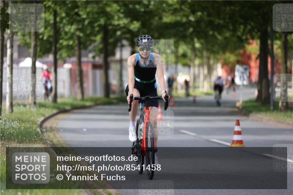 10.08.2025 - GEWOBA Citytriathlon Bremen Yannick Fuchs http://msf.ph/oto/8541458 10.08.2025 12:45:36 Radfahren 676, 724, 748, 771, 930, 939, 946, 1022 meine-sportfotos.de