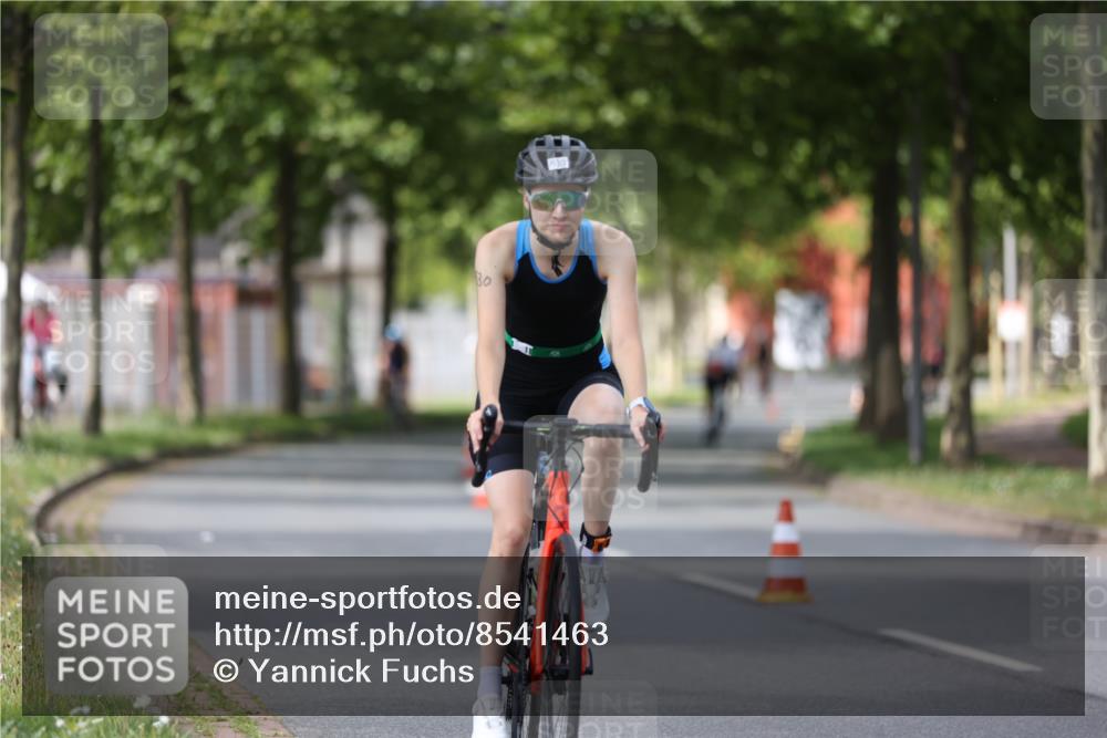 10.08.2025 - GEWOBA Citytriathlon Bremen Yannick Fuchs http://msf.ph/oto/8541463 10.08.2025 12:45:36 Radfahren 676, 724, 748, 771, 930, 939, 946, 1022 meine-sportfotos.de