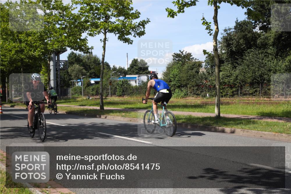 10.08.2025 - GEWOBA Citytriathlon Bremen Yannick Fuchs http://msf.ph/oto/8541475 10.08.2025 14:29:21 Radfahren 117, 179, 188, 206, 212, 351, 365, 373, 389, 447, 487 meine-sportfotos.de