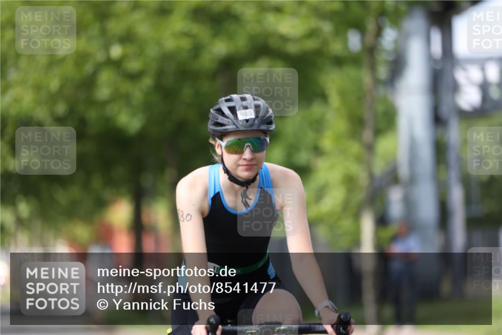 10.08.2025 - GEWOBA Citytriathlon Bremen Yannick Fuchs http://msf.ph/oto/8541477 10.08.2025 12:45:37 Radfahren 676, 724, 748, 771, 928, 930, 939, 946, 1022 meine-sportfotos.de