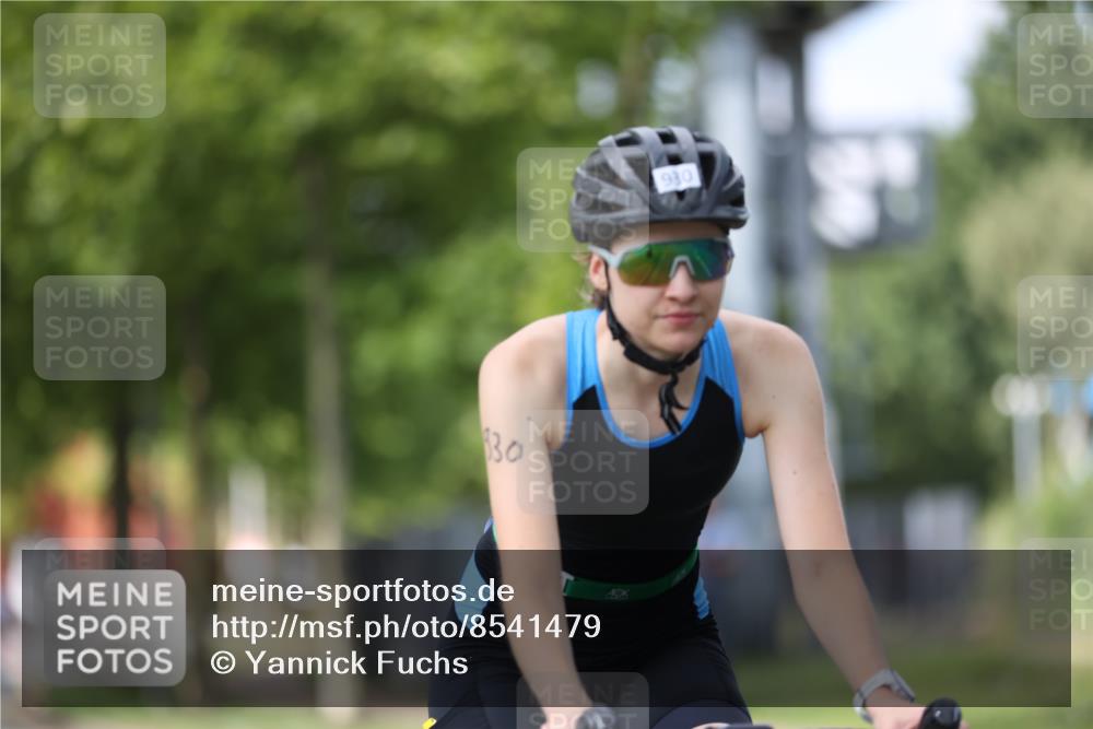 10.08.2025 - GEWOBA Citytriathlon Bremen Yannick Fuchs http://msf.ph/oto/8541479 10.08.2025 12:45:37 Radfahren 676, 724, 748, 771, 928, 930, 939, 946, 1022 meine-sportfotos.de