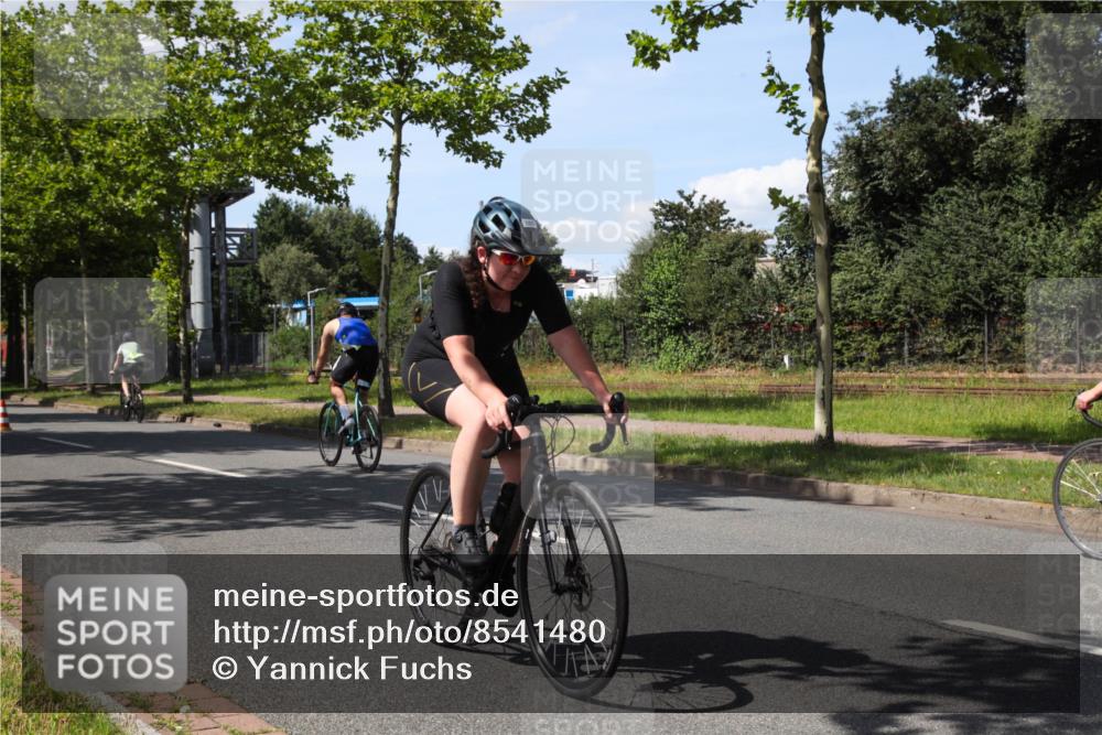 10.08.2025 - GEWOBA Citytriathlon Bremen Yannick Fuchs http://msf.ph/oto/8541480 10.08.2025 14:29:21 Radfahren 117, 179, 188, 206, 212, 351, 365, 373, 389, 447, 487 meine-sportfotos.de