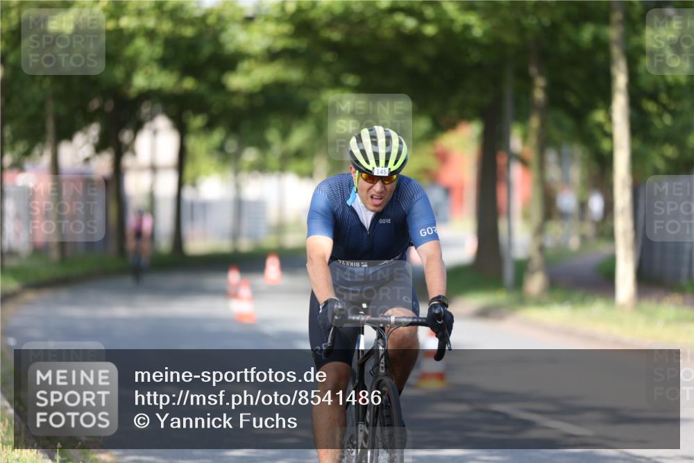10.08.2025 - GEWOBA Citytriathlon Bremen Yannick Fuchs http://msf.ph/oto/8541486 10.08.2025 10:37:24 Radfahren 33, 75, 121, 145, 455 meine-sportfotos.de