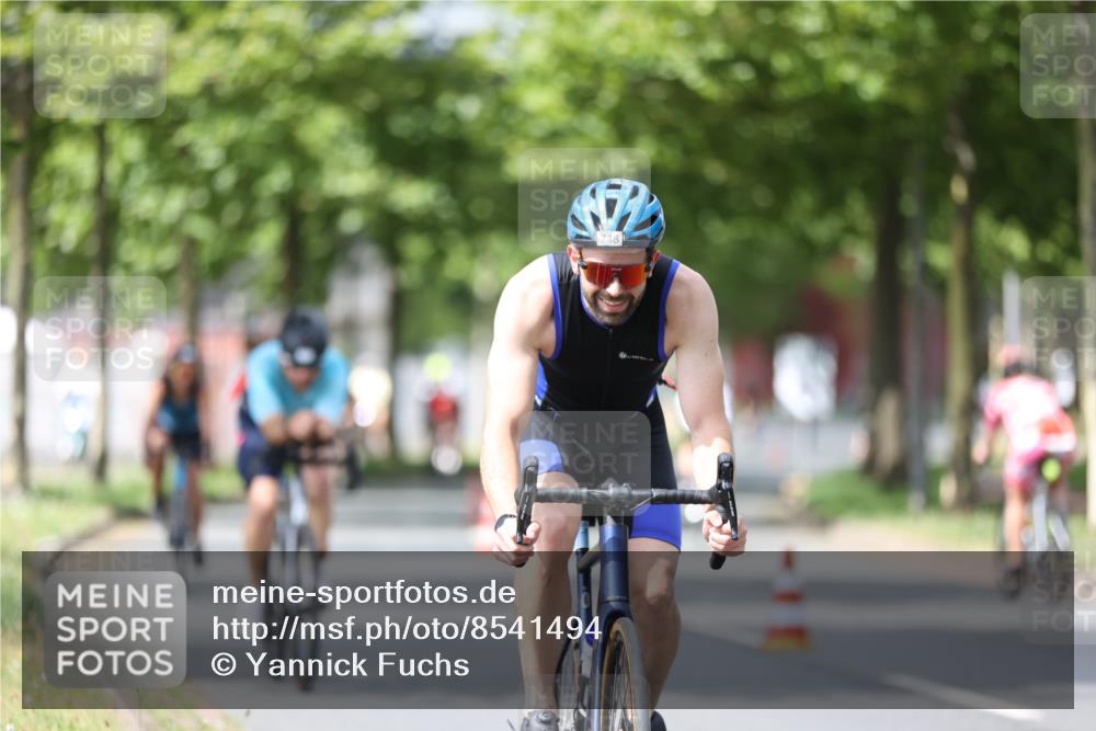 10.08.2025 - GEWOBA Citytriathlon Bremen Yannick Fuchs http://msf.ph/oto/8541494 10.08.2025 12:45:44 Radfahren 574, 651, 676, 685, 697, 748, 771, 812, 898, 928, 930, 939 meine-sportfotos.de
