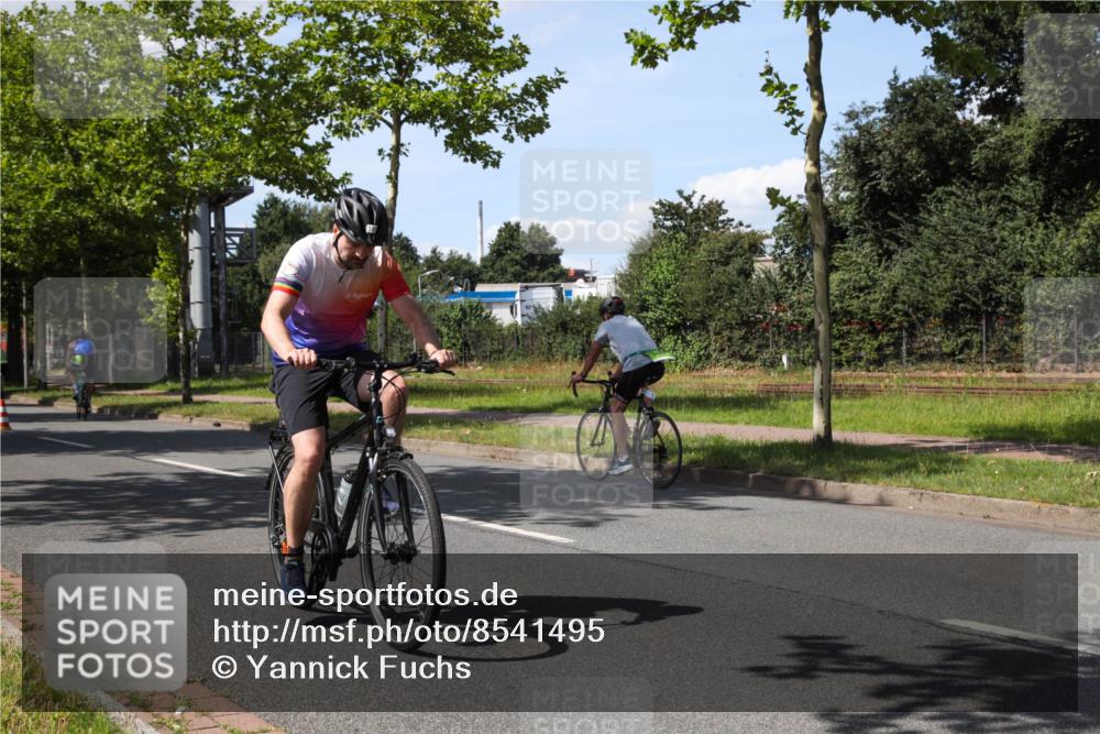 10.08.2025 - GEWOBA Citytriathlon Bremen Yannick Fuchs http://msf.ph/oto/8541495 10.08.2025 14:29:23 Radfahren 117, 179, 188, 206, 212, 351, 365, 373, 389, 447, 487 meine-sportfotos.de