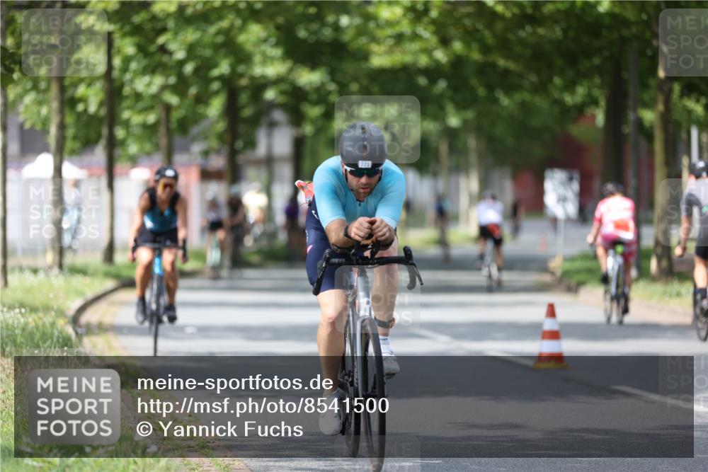 10.08.2025 - GEWOBA Citytriathlon Bremen Yannick Fuchs http://msf.ph/oto/8541500 10.08.2025 12:45:44 Radfahren 574, 651, 676, 685, 697, 748, 771, 812, 898, 928, 930, 939 meine-sportfotos.de