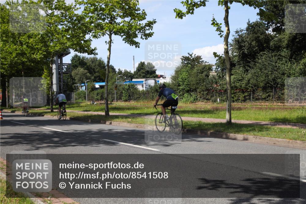 10.08.2025 - GEWOBA Citytriathlon Bremen Yannick Fuchs http://msf.ph/oto/8541508 10.08.2025 14:29:25 Radfahren 117, 179, 188, 206, 212, 351, 365, 373, 389, 405, 447, 487, 517 meine-sportfotos.de