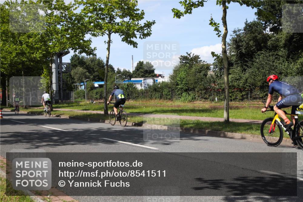 10.08.2025 - GEWOBA Citytriathlon Bremen Yannick Fuchs http://msf.ph/oto/8541511 10.08.2025 14:29:25 Radfahren 117, 179, 188, 206, 212, 351, 365, 373, 389, 405, 447, 487, 517 meine-sportfotos.de