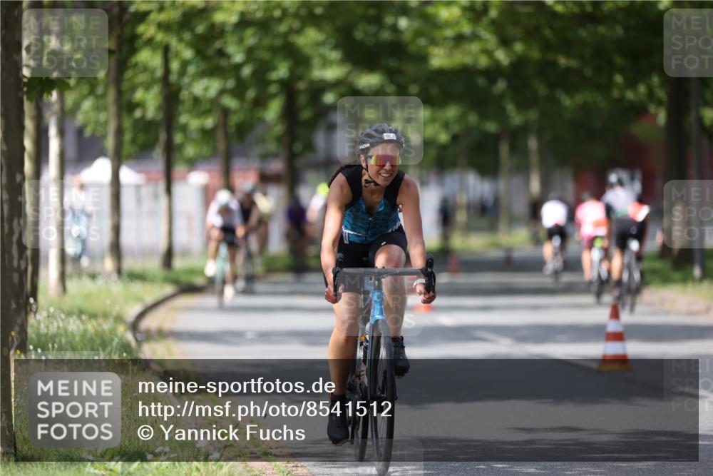 10.08.2025 - GEWOBA Citytriathlon Bremen Yannick Fuchs http://msf.ph/oto/8541512 10.08.2025 12:45:45 Radfahren 574, 651, 674, 676, 685, 697, 748, 771, 812, 898, 928, 930, 939 meine-sportfotos.de