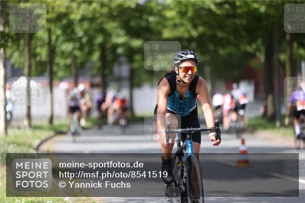 10.08.2025 - GEWOBA Citytriathlon Bremen Yannick Fuchs http://msf.ph/oto/8541519 10.08.2025 12:45:46 Radfahren 574, 651, 674, 685, 697, 748, 771, 812, 898, 928, 930, 939 meine-sportfotos.de
