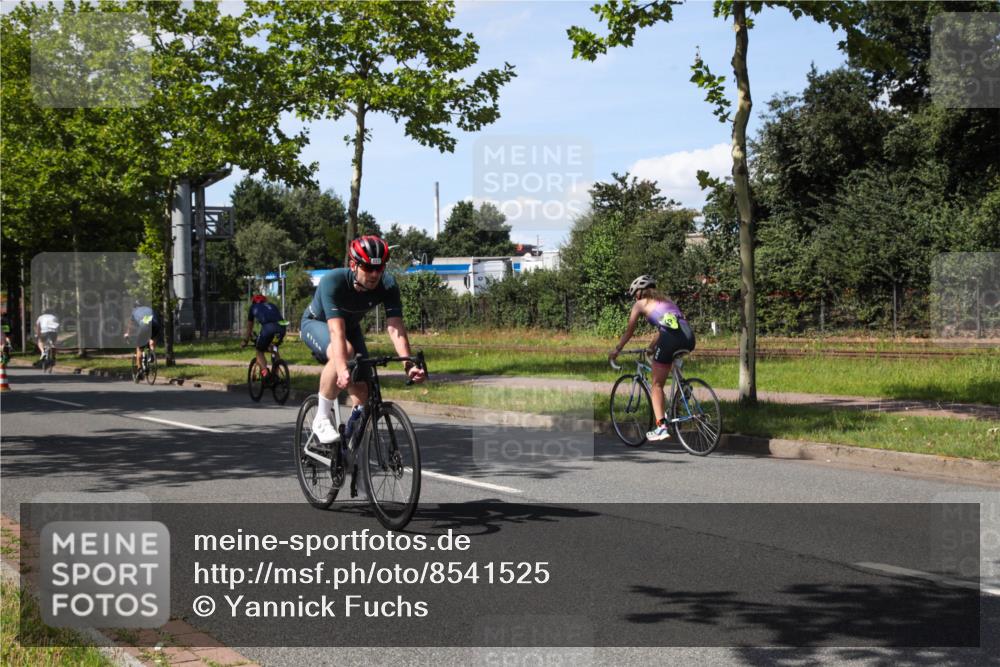 10.08.2025 - GEWOBA Citytriathlon Bremen Yannick Fuchs http://msf.ph/oto/8541525 10.08.2025 14:29:27 Radfahren 117, 179, 188, 206, 212, 351, 365, 373, 389, 405, 447, 466, 487, 517 meine-sportfotos.de