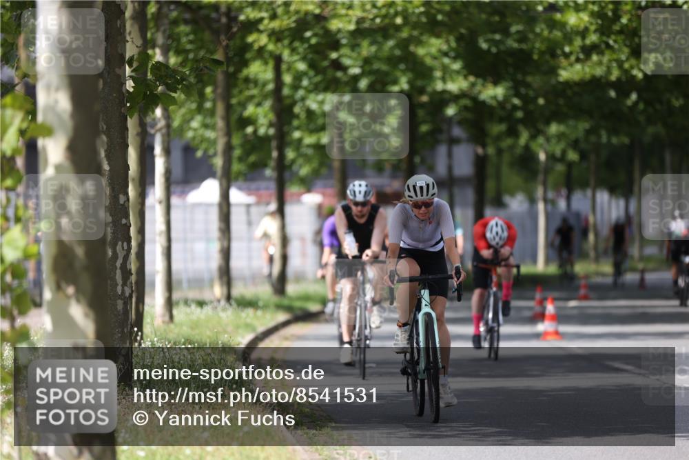 10.08.2025 - GEWOBA Citytriathlon Bremen Yannick Fuchs http://msf.ph/oto/8541531 10.08.2025 12:45:48 Radfahren 574, 651, 674, 685, 697, 748, 771, 812, 898, 928, 930, 939 meine-sportfotos.de