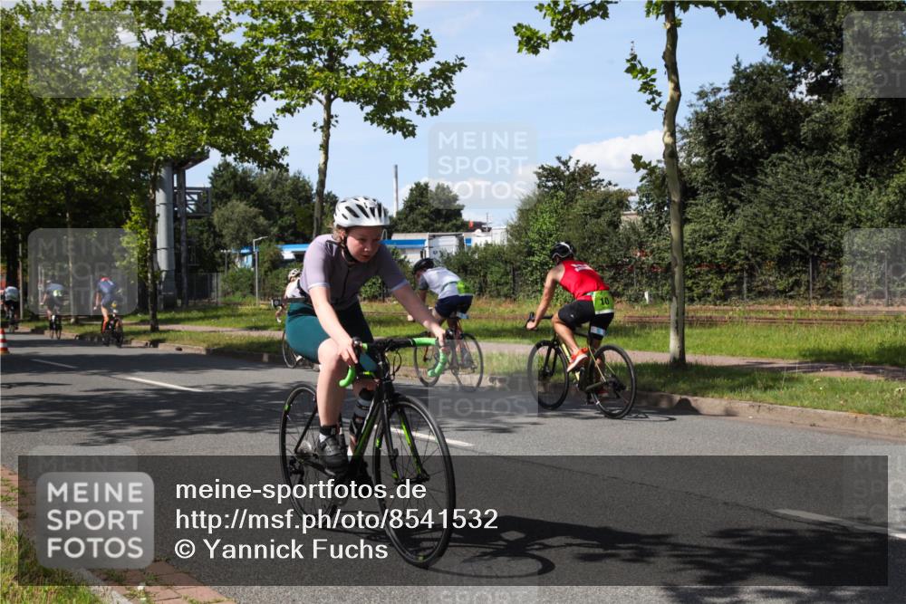 10.08.2025 - GEWOBA Citytriathlon Bremen Yannick Fuchs http://msf.ph/oto/8541532 10.08.2025 14:29:28 Radfahren 117, 179, 188, 206, 212, 351, 365, 373, 389, 405, 447, 466, 487, 517 meine-sportfotos.de