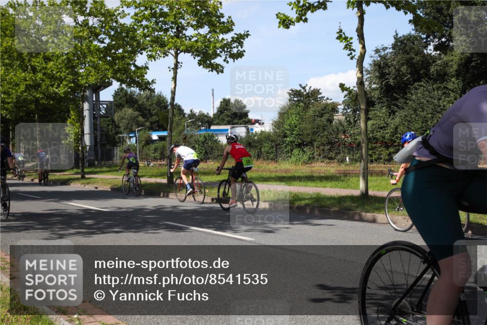10.08.2025 - GEWOBA Citytriathlon Bremen Yannick Fuchs http://msf.ph/oto/8541535 10.08.2025 14:29:28 Radfahren 117, 179, 188, 206, 212, 351, 365, 373, 389, 405, 447, 466, 487, 517 meine-sportfotos.de