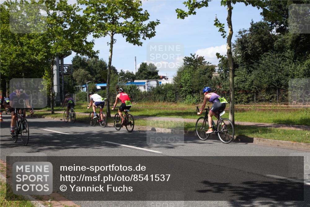 10.08.2025 - GEWOBA Citytriathlon Bremen Yannick Fuchs http://msf.ph/oto/8541537 10.08.2025 14:29:28 Radfahren 117, 179, 188, 206, 212, 351, 365, 373, 389, 405, 447, 466, 487, 517 meine-sportfotos.de