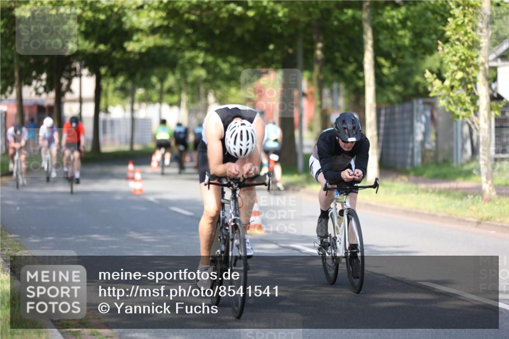10.08.2025 - GEWOBA Citytriathlon Bremen Yannick Fuchs http://msf.ph/oto/8541541 10.08.2025 10:37:34 Radfahren 33, 49, 75, 121, 123, 145, 219, 375, 455, 485 meine-sportfotos.de