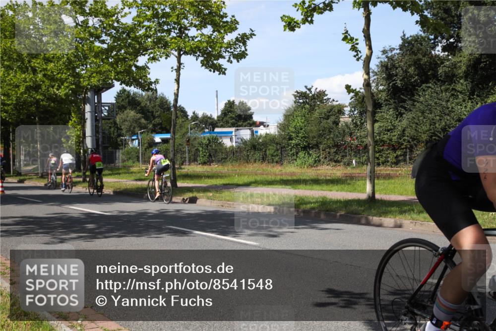 10.08.2025 - GEWOBA Citytriathlon Bremen Yannick Fuchs http://msf.ph/oto/8541548 10.08.2025 14:29:29 Radfahren 117, 179, 206, 212, 351, 365, 373, 389, 405, 466, 487, 517 meine-sportfotos.de