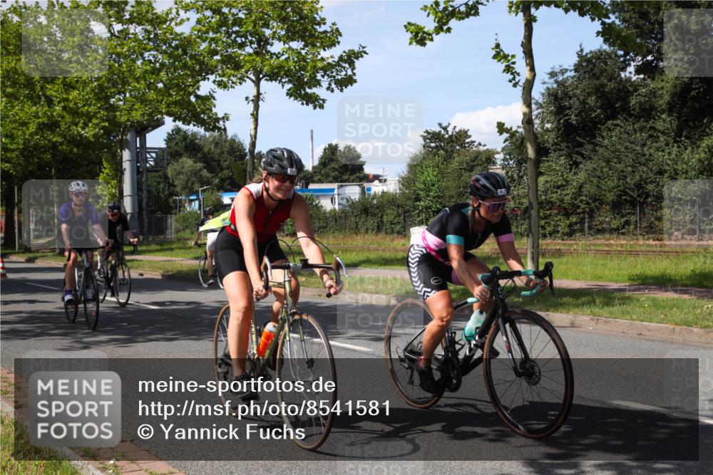 10.08.2025 - GEWOBA Citytriathlon Bremen Yannick Fuchs http://msf.ph/oto/8541581 10.08.2025 14:29:34 Radfahren 117, 179, 206, 212, 226, 351, 365, 373, 405, 466, 487, 517 meine-sportfotos.de