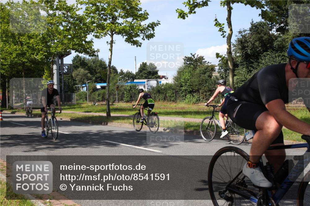 10.08.2025 - GEWOBA Citytriathlon Bremen Yannick Fuchs http://msf.ph/oto/8541591 10.08.2025 14:29:35 Radfahren 117, 179, 206, 212, 226, 351, 365, 373, 405, 466, 487, 517 meine-sportfotos.de