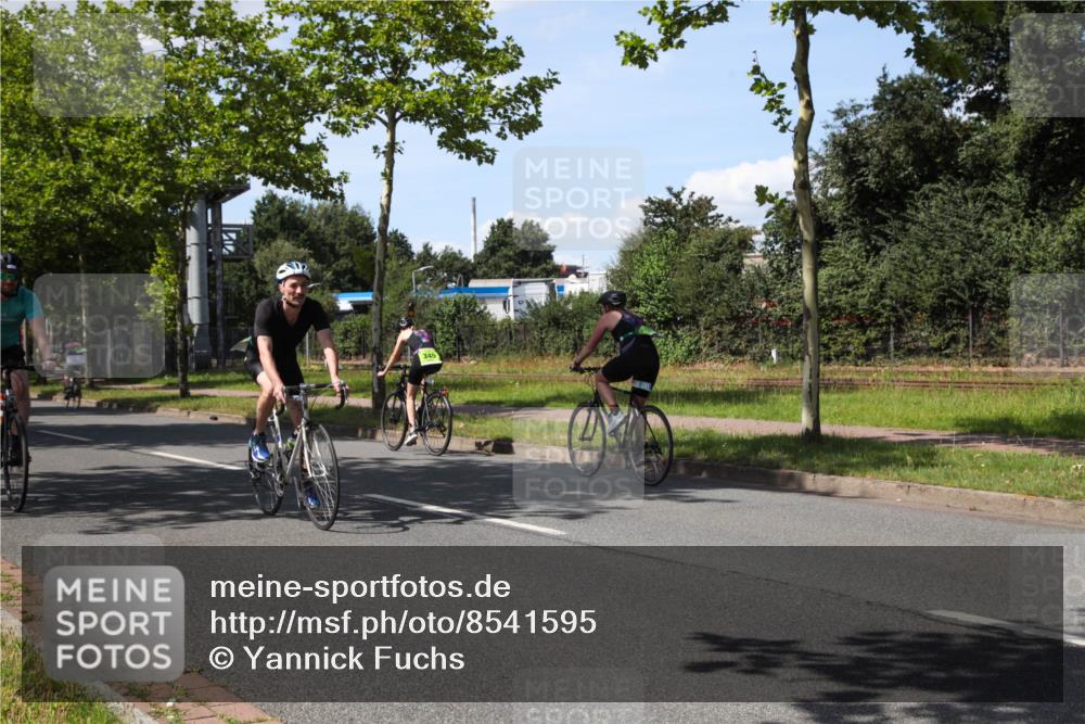10.08.2025 - GEWOBA Citytriathlon Bremen Yannick Fuchs http://msf.ph/oto/8541595 10.08.2025 14:29:35 Radfahren 117, 179, 206, 212, 226, 351, 365, 373, 405, 466, 487, 517 meine-sportfotos.de