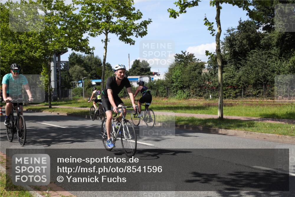 10.08.2025 - GEWOBA Citytriathlon Bremen Yannick Fuchs http://msf.ph/oto/8541596 10.08.2025 14:29:36 Radfahren 117, 179, 206, 212, 226, 351, 365, 373, 405, 466, 487, 517 meine-sportfotos.de