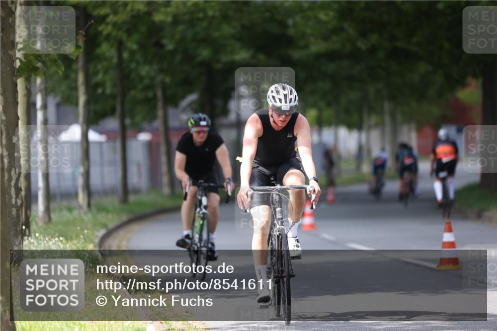 10.08.2025 - GEWOBA Citytriathlon Bremen Yannick Fuchs http://msf.ph/oto/8541611 10.08.2025 12:45:56 Radfahren 574, 651, 674, 685, 697, 748, 771, 812, 898, 928, 929 meine-sportfotos.de