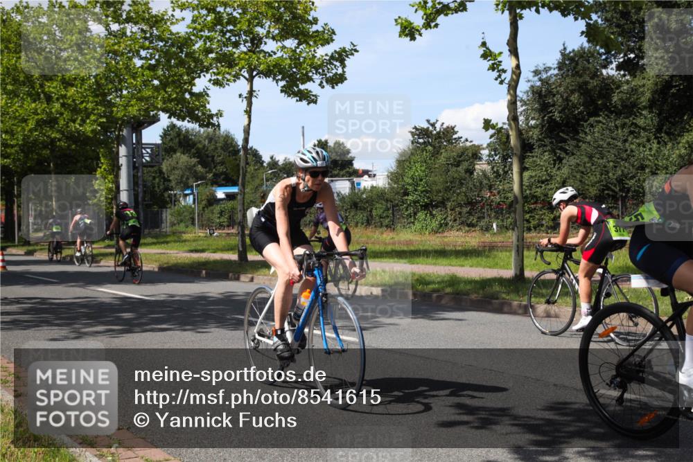 10.08.2025 - GEWOBA Citytriathlon Bremen Yannick Fuchs http://msf.ph/oto/8541615 10.08.2025 14:29:38 Radfahren 117, 179, 206, 212, 226, 351, 365, 373, 405, 466, 468, 487, 517 meine-sportfotos.de