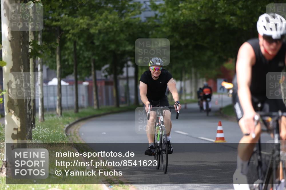 10.08.2025 - GEWOBA Citytriathlon Bremen Yannick Fuchs http://msf.ph/oto/8541623 10.08.2025 12:45:57 Radfahren 574, 651, 674, 685, 697, 748, 771, 812, 898, 928, 929 meine-sportfotos.de