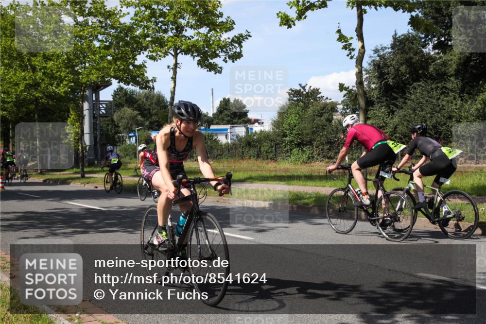 10.08.2025 - GEWOBA Citytriathlon Bremen Yannick Fuchs http://msf.ph/oto/8541624 10.08.2025 14:29:39 Radfahren 117, 179, 206, 212, 226, 275, 351, 365, 373, 405, 466, 468, 487, 517 meine-sportfotos.de