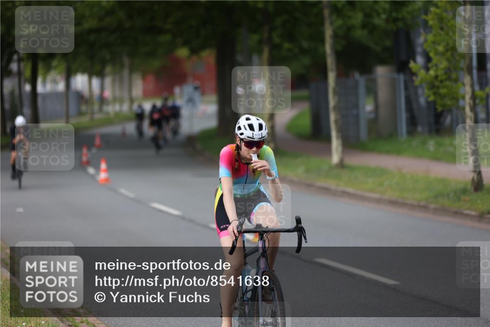 10.08.2025 - GEWOBA Citytriathlon Bremen Yannick Fuchs http://msf.ph/oto/8541638 10.08.2025 12:46:05 Radfahren 674, 685, 697, 929, 1011 meine-sportfotos.de