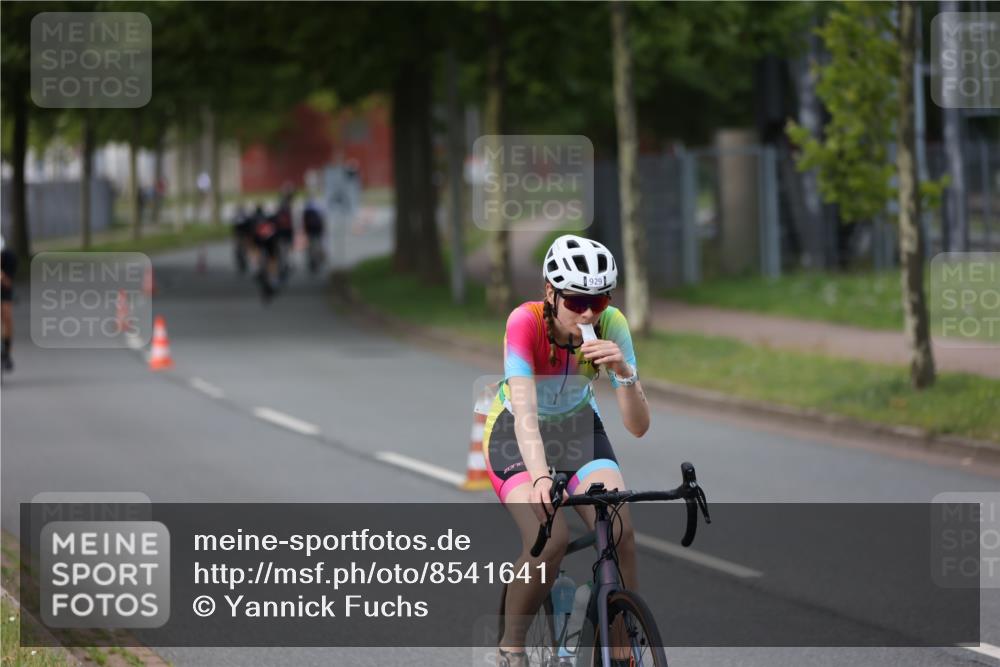 10.08.2025 - GEWOBA Citytriathlon Bremen Yannick Fuchs http://msf.ph/oto/8541641 10.08.2025 12:46:05 Radfahren 674, 685, 697, 929, 1011 meine-sportfotos.de