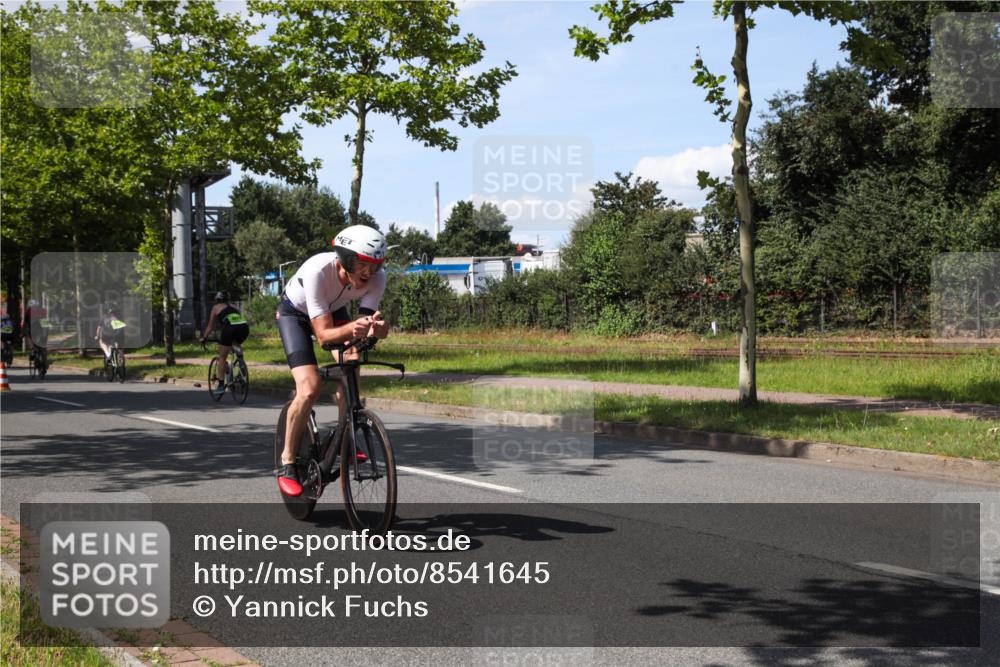 10.08.2025 - GEWOBA Citytriathlon Bremen Yannick Fuchs http://msf.ph/oto/8541645 10.08.2025 14:29:42 Radfahren 117, 179, 212, 226, 275, 327, 351, 373, 405, 466, 468, 487, 517 meine-sportfotos.de