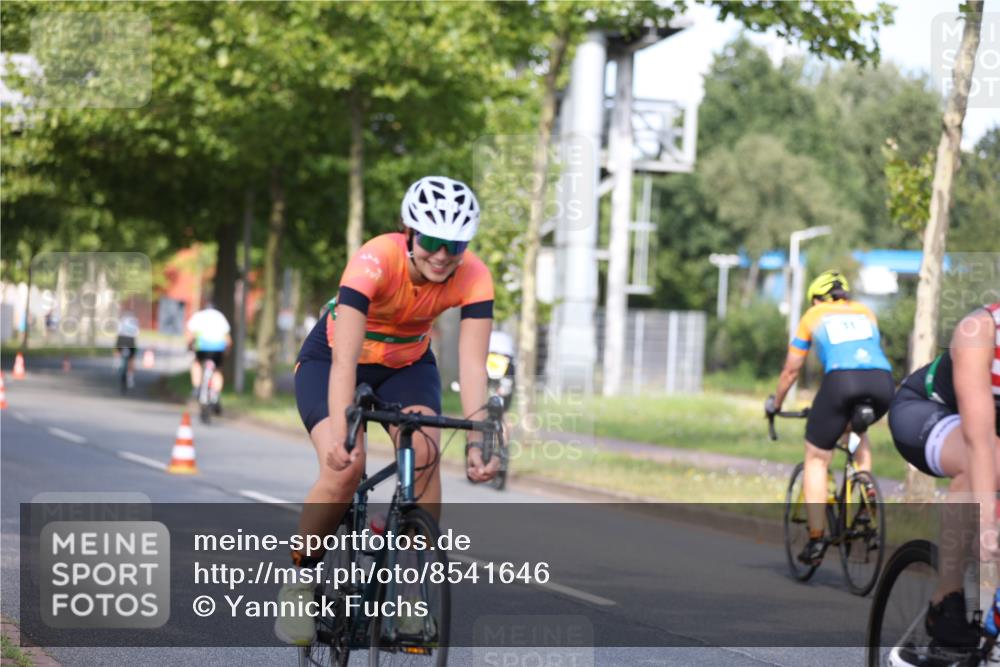 10.08.2025 - GEWOBA Citytriathlon Bremen Yannick Fuchs http://msf.ph/oto/8541646 10.08.2025 10:37:53 Radfahren 49, 69, 375, 402, 458, 474, 501 meine-sportfotos.de